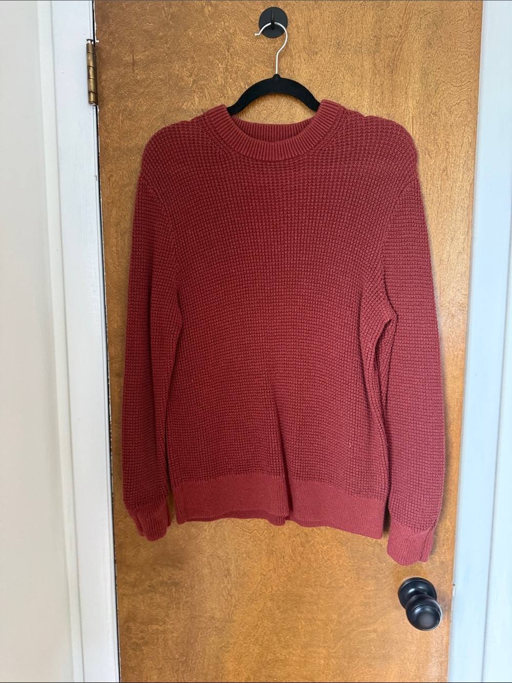 H&M Men's Textured Crewneck Sweater in Rust